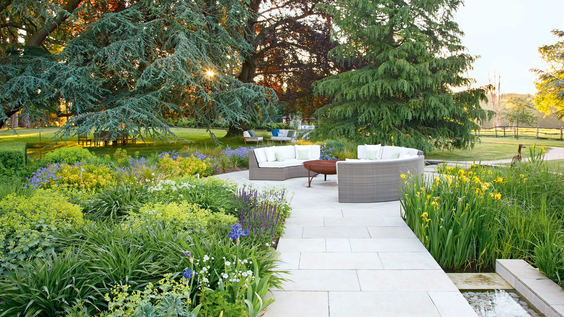 Grounds gallery 6